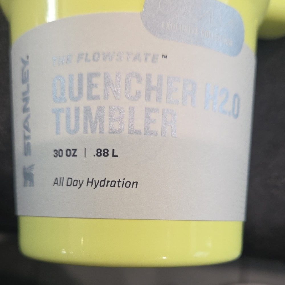Stanley X CALIA 30 oz. Quencher H2.0 FlowState Tumbler - Picture 4 of 8